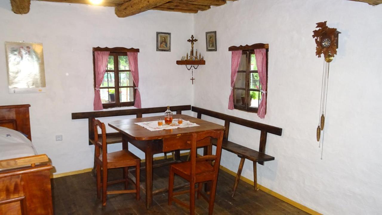 Homestay Kapl Ledinek ภายนอก รูปภาพ